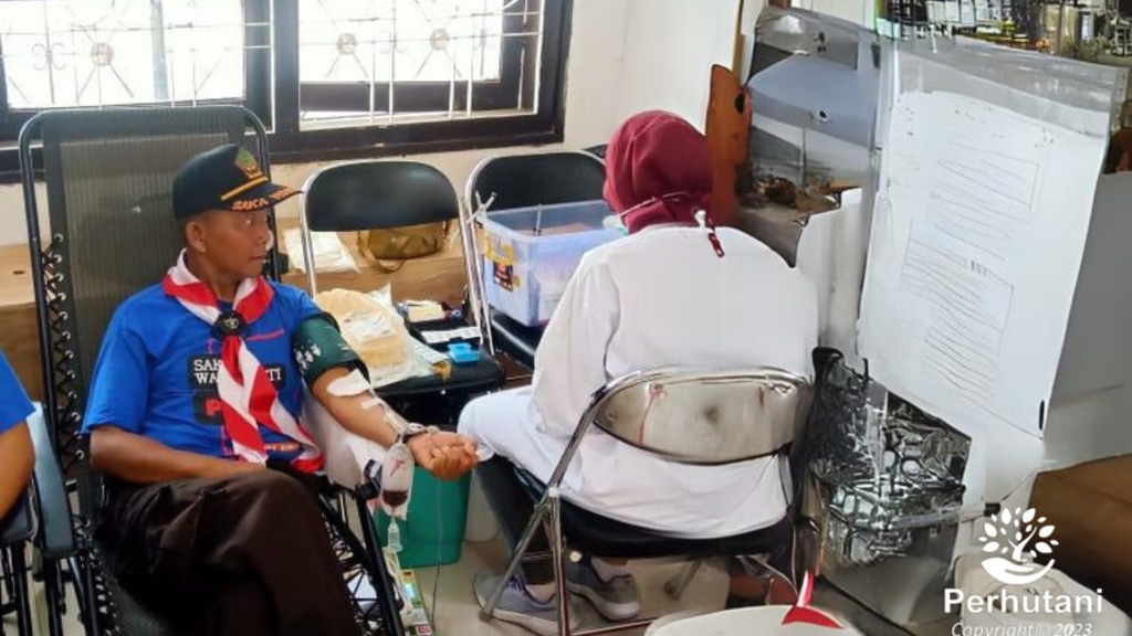 Perhutani Hadiri Kegiatan Donor Darah Saka Wanabakti Kota Bandung