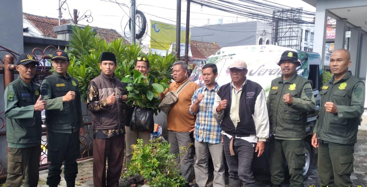 Perhutani salurkan bantuan bibit dalam progrm penanaman serentak di Kawasan Bandung Utara