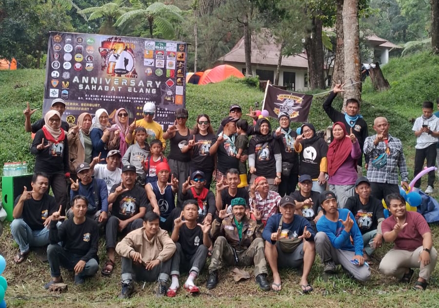 FOTO BERSAMA: Para undangan anniversary Sahabat Elang Ke 7 berfoto bersama jaga soliditas dan kekompakkan