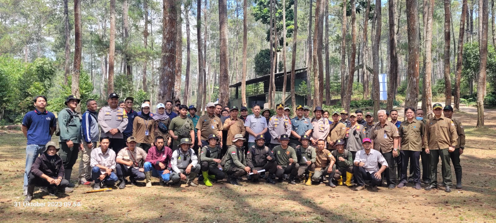 Perhutani KPH Bandung Utara gelar mitigasi bencana di Kawasan Cikole, Lembang