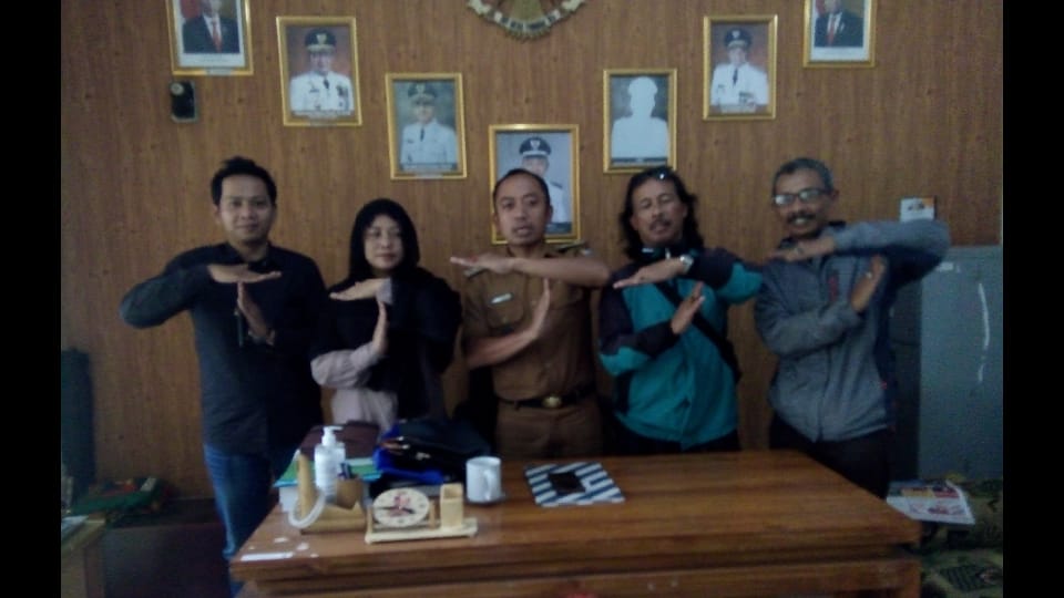 Pengurus DPP GMP-Ling sampaikan Salam TOBAT saat berkunjung kepada Akang Ewon