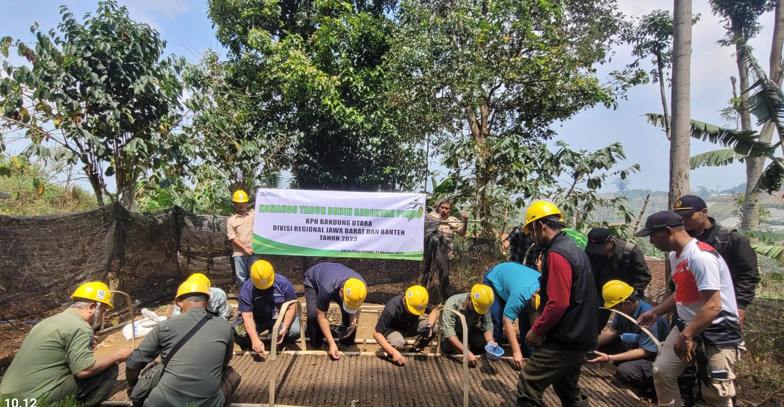 KPH Bandung Utara mengadakan komando tabur benih di petak 71A Burangrang Selatan 0