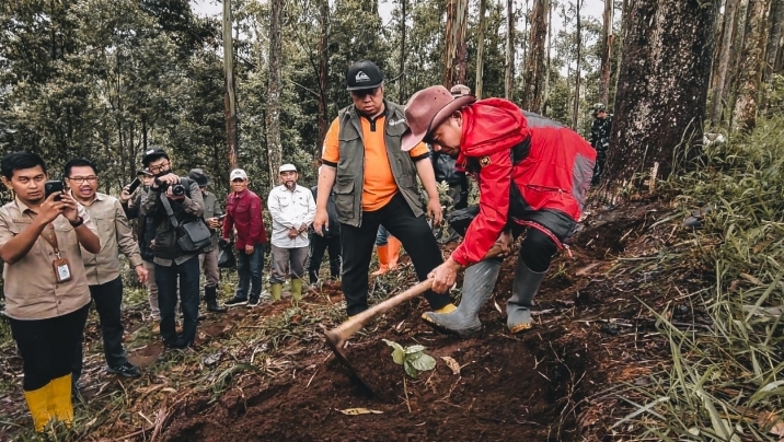 Akang Ewon Terima Kunjungan Kepala Dinas Kehutanan Provinsi Jawa Barat